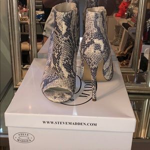 Kicking Natural Snake Peep Toe Bootie Steve Madden